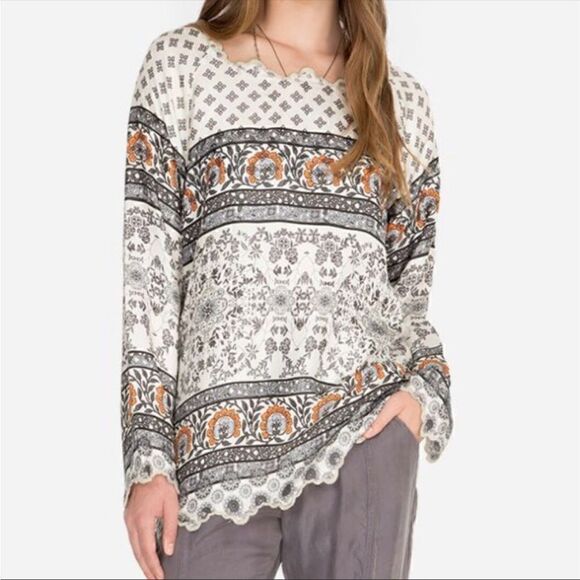 JOHNNY WAS Rio Top 100% Silk Scalloped Embroidered Edges - Picture 1 of 11